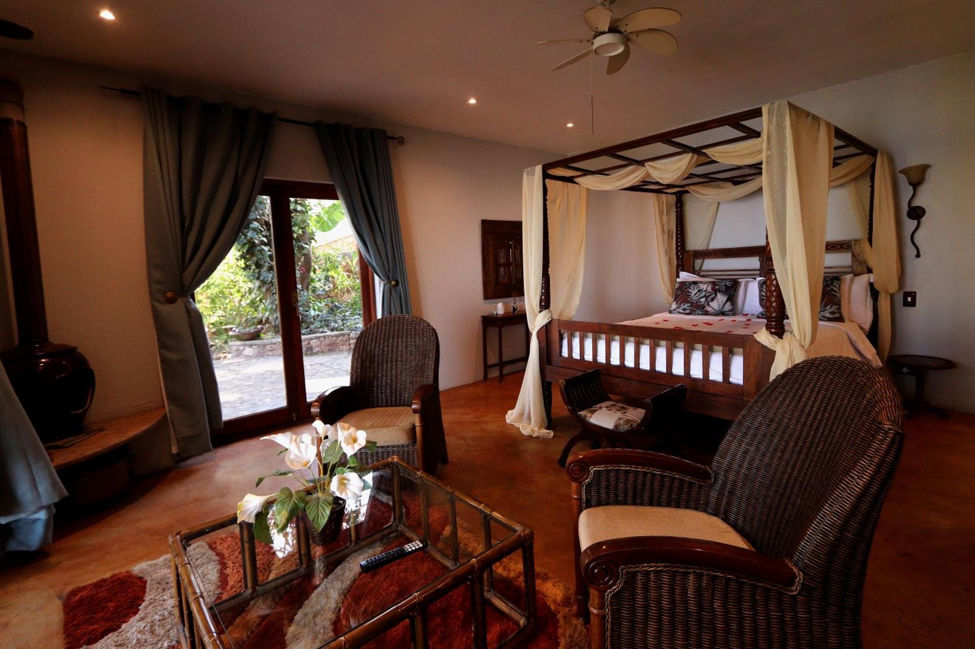 Bali At Scenic Haven Lodge In Hartbeespoort Exteriér fotografie
