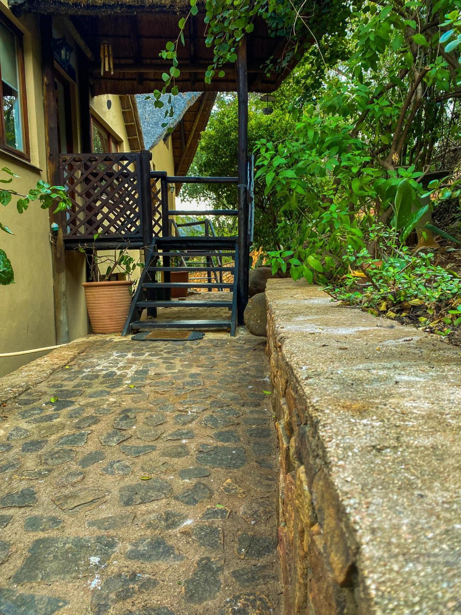 Bali At Scenic Haven Lodge In Hartbeespoort Exteriér fotografie